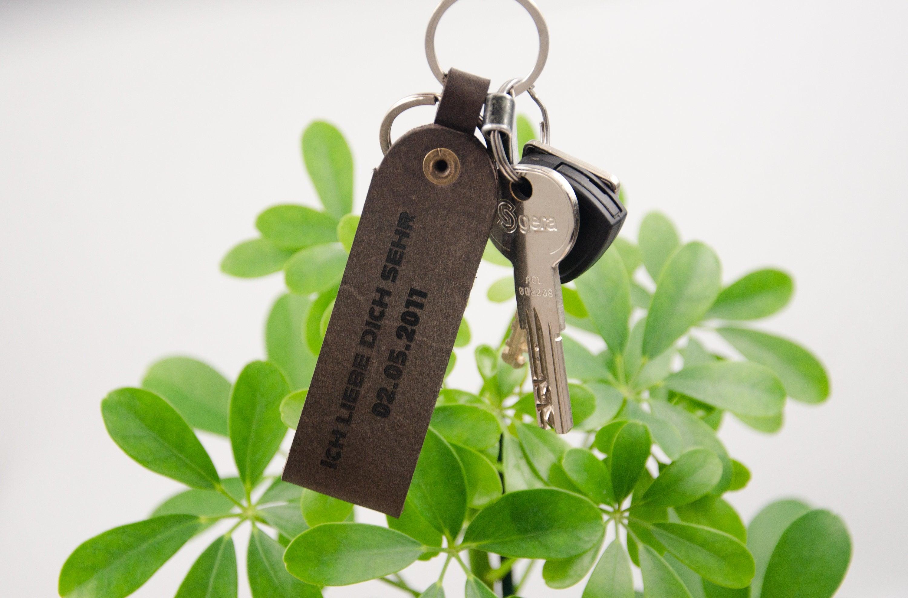 Monogramm-Schlüsselanhänger. Personalisierter Schlüsselanhänger mit Gravur. Geschenk zum Vatertag, Geschenk für ihn. Geburtstagsgeschenk. - KATAAB