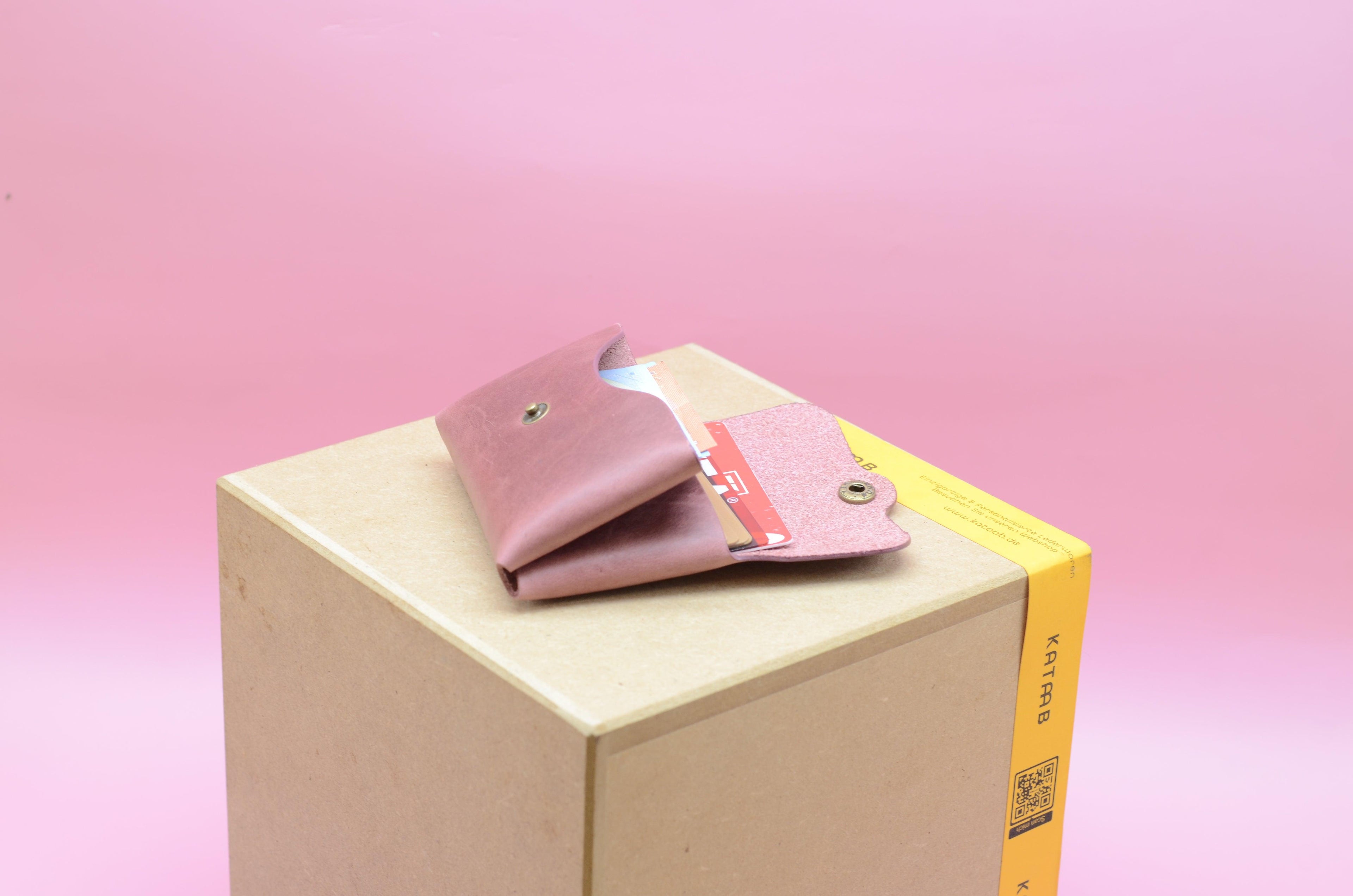 Die perfekte Zwei-Taschen-Lederbörse – Schlank, stilvoll und funktional - KATAAB