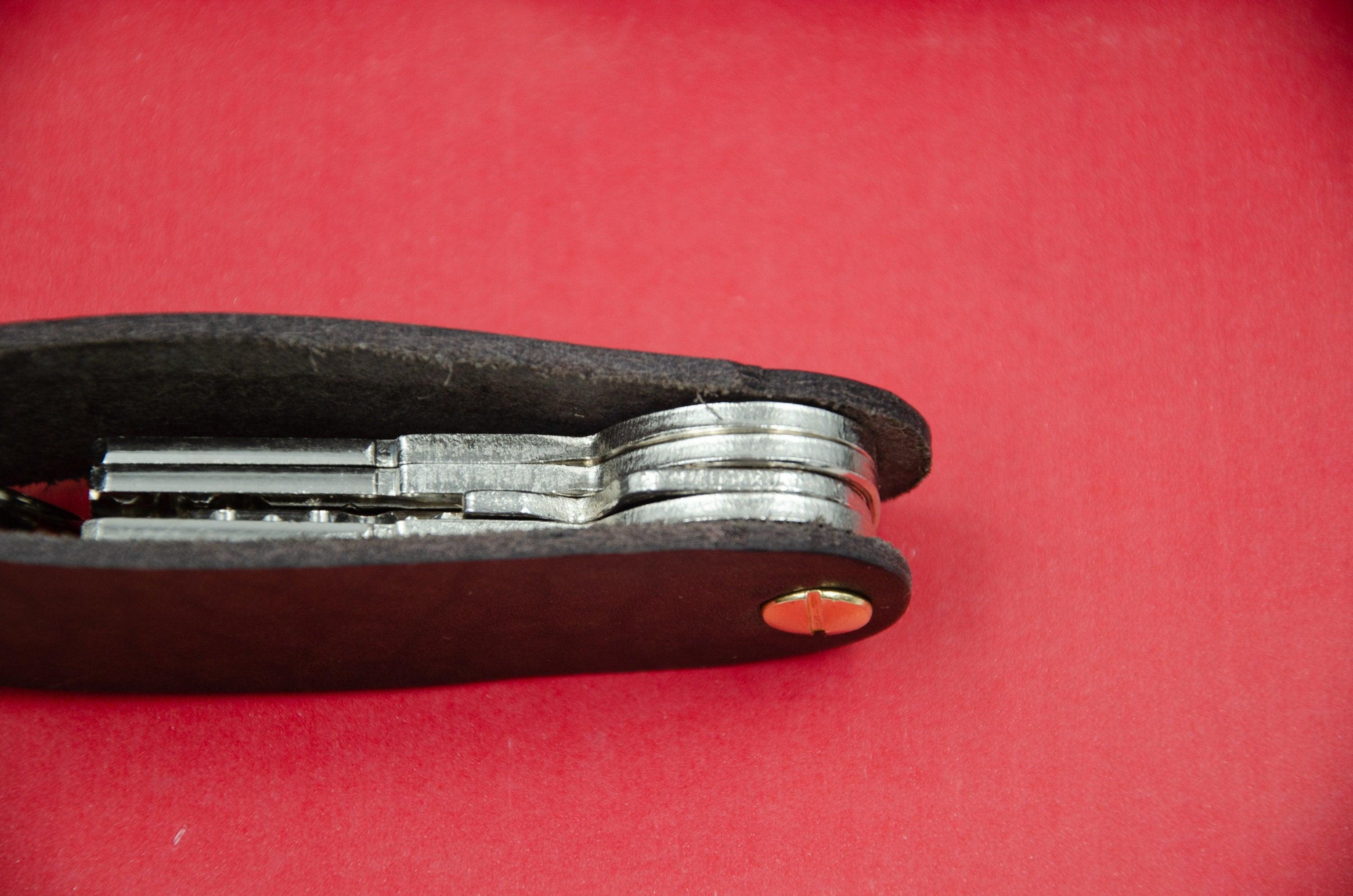 Schlüssel-Chaos ade: Warum ein Leder-Key-Organizer dein Alltag erleichtert - KATAAB