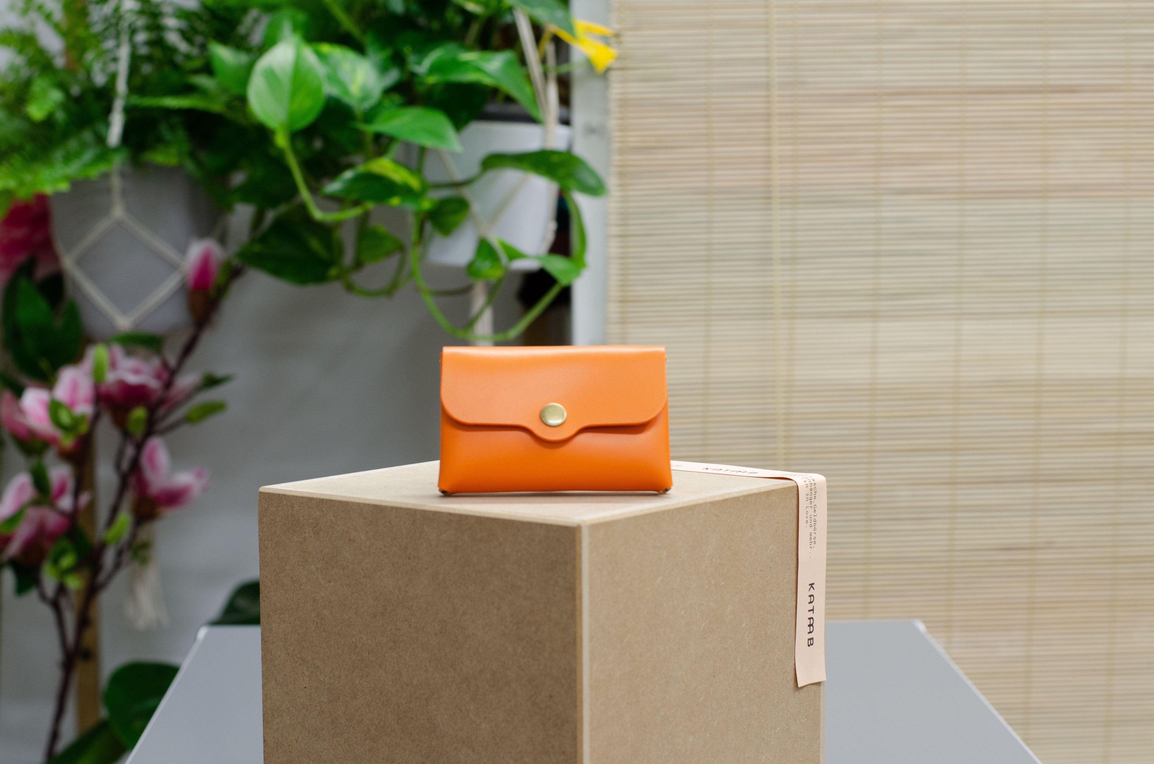 Handgefertigte Leder Geldbörse - Kleine Münzbörse - Geschenk für Ihn oder Sie - Minimalistische Leder Münzbörse - Geburtstagsgeschenk. - KATAAB