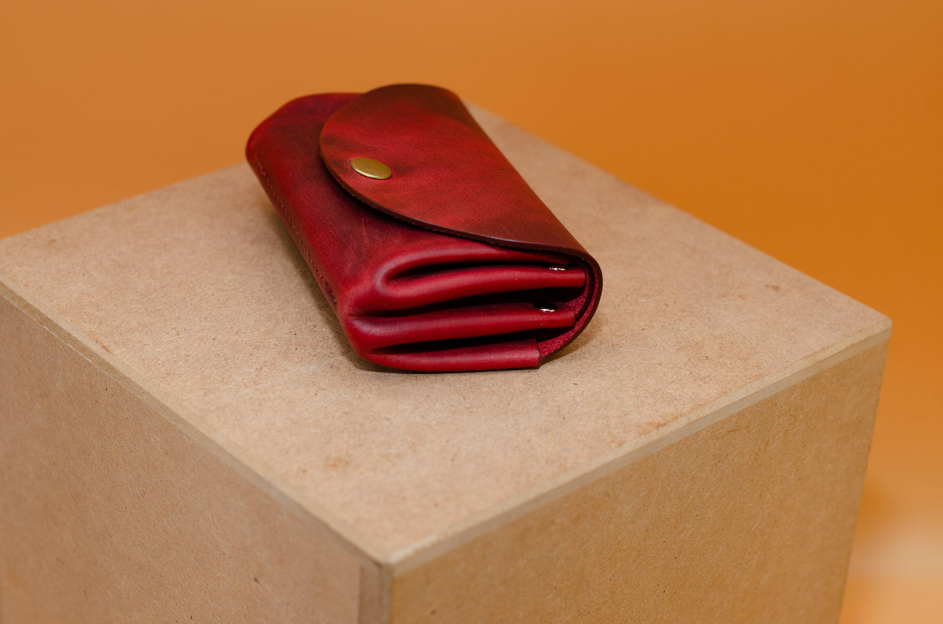 Kleine Geldbeutel für Damen. Minimalistisches Portemonnaie für Frauen. Geschenke für Sie. Schlanke Brieftasche. Größe cir. 11,5x8x3,5cm. - KATAAB