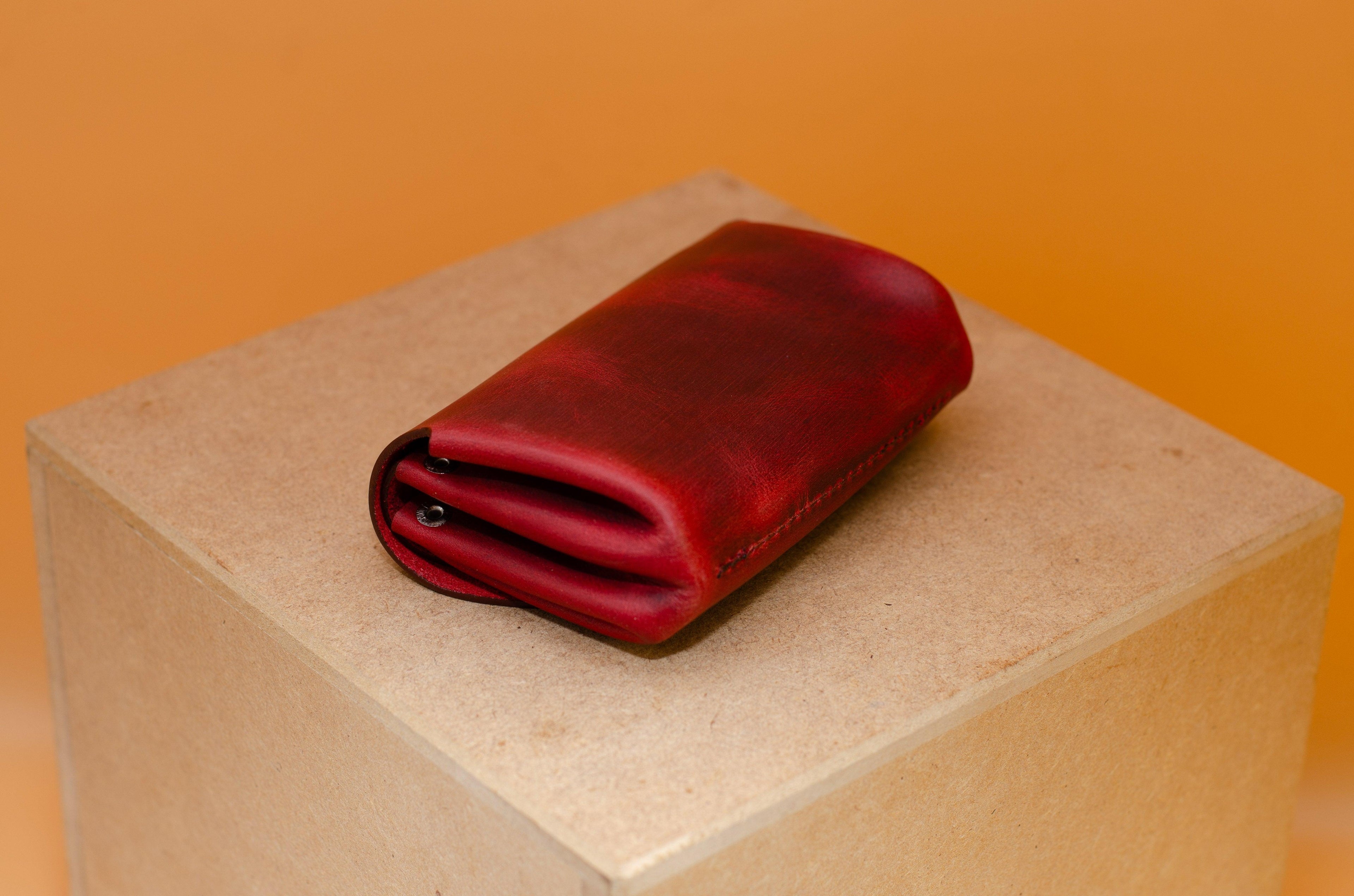 Kleine Geldbeutel für Damen. Minimalistisches Portemonnaie für Frauen. Geschenke für Sie. Schlanke Brieftasche. Größe cir. 11,5x8x3,5cm. - KATAAB