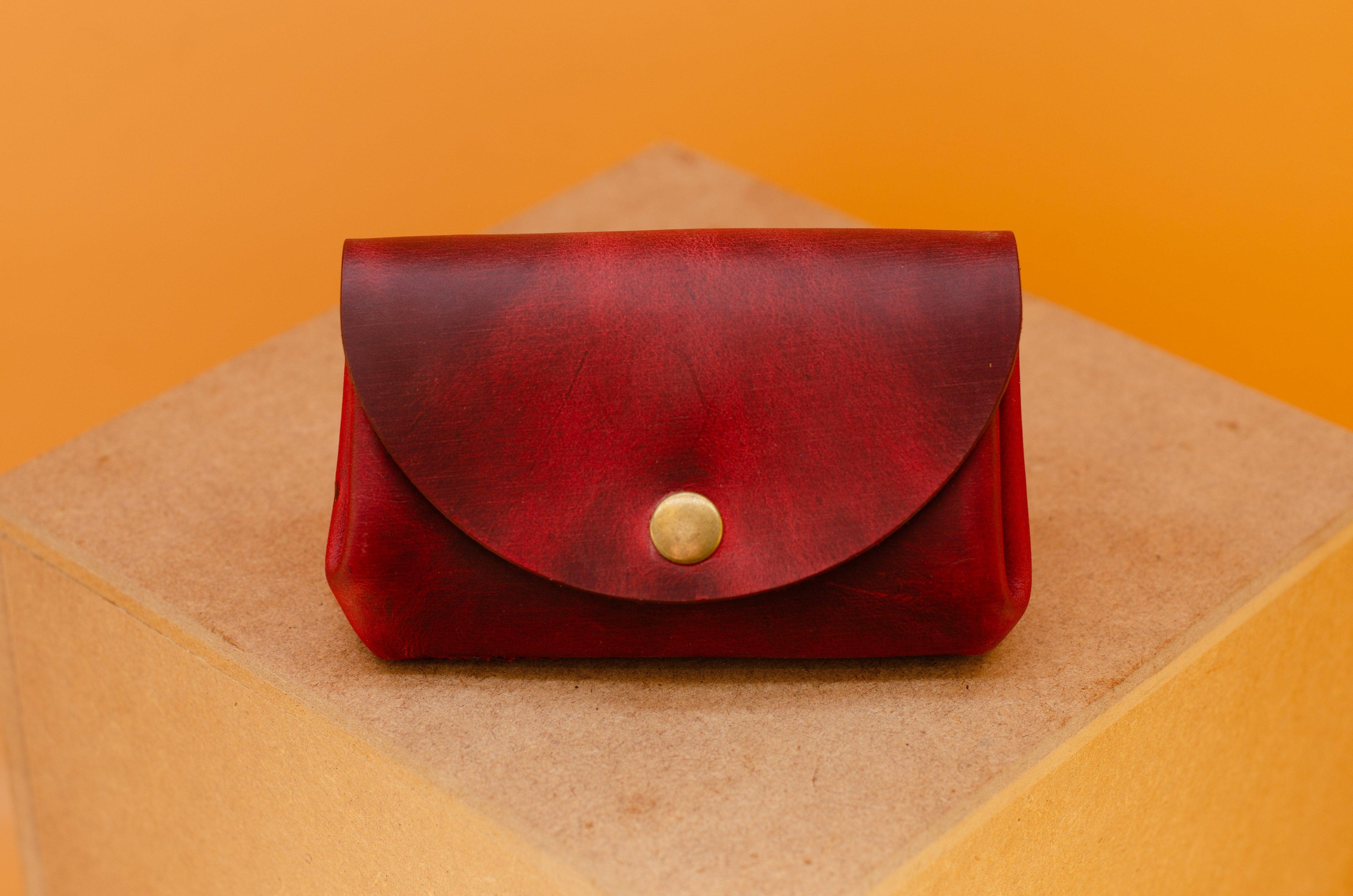 Kleine Geldbeutel für Damen. Minimalistisches Portemonnaie für Frauen. Geschenke für Sie. Schlanke Brieftasche. Größe cir. 11,5x8x3,5cm. - KATAAB