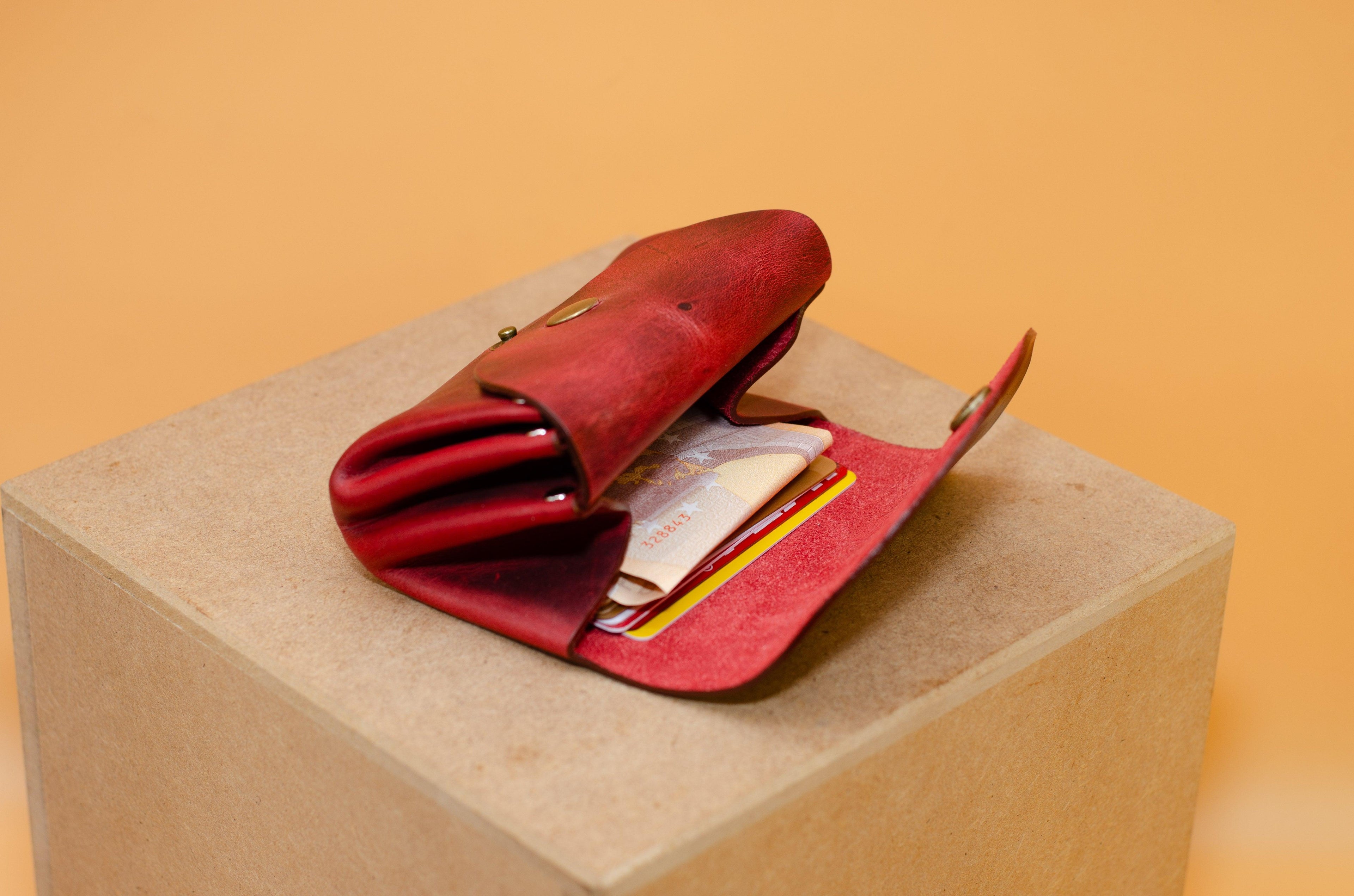 Kleine Geldbeutel für Damen. Minimalistisches Portemonnaie für Frauen. Geschenke für Sie. Schlanke Brieftasche. Größe cir. 11,5x8x3,5cm. - KATAAB
