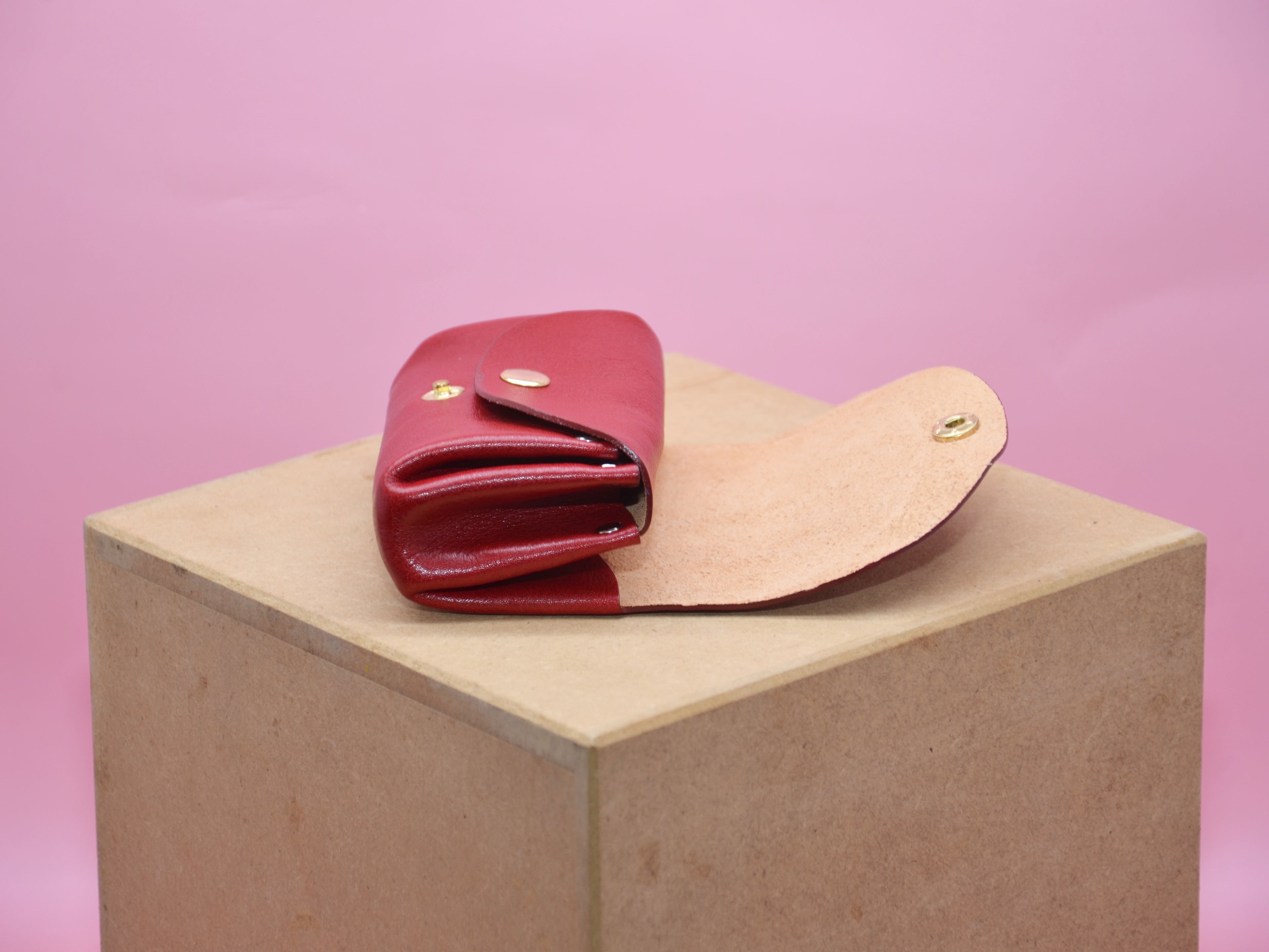 Minimalist wallet for women. Gifts for her. Slim wallet. Small purses for women. Size approx. 11.5x8x3.5cm.
