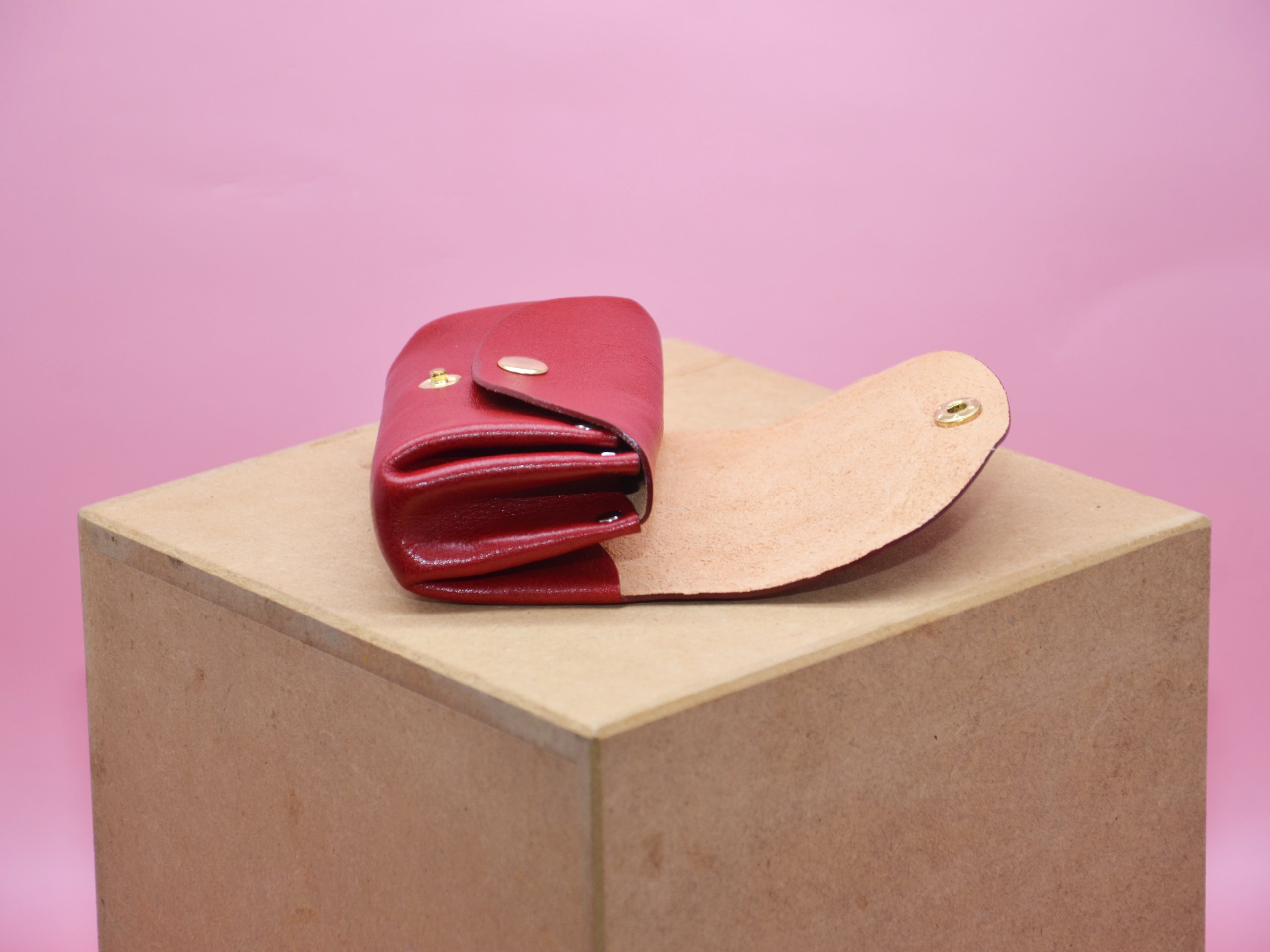 Minimalist wallet for women. Gifts for her. Slim wallet. Small purses for women. Size approx. 11.5x8x3.5cm.