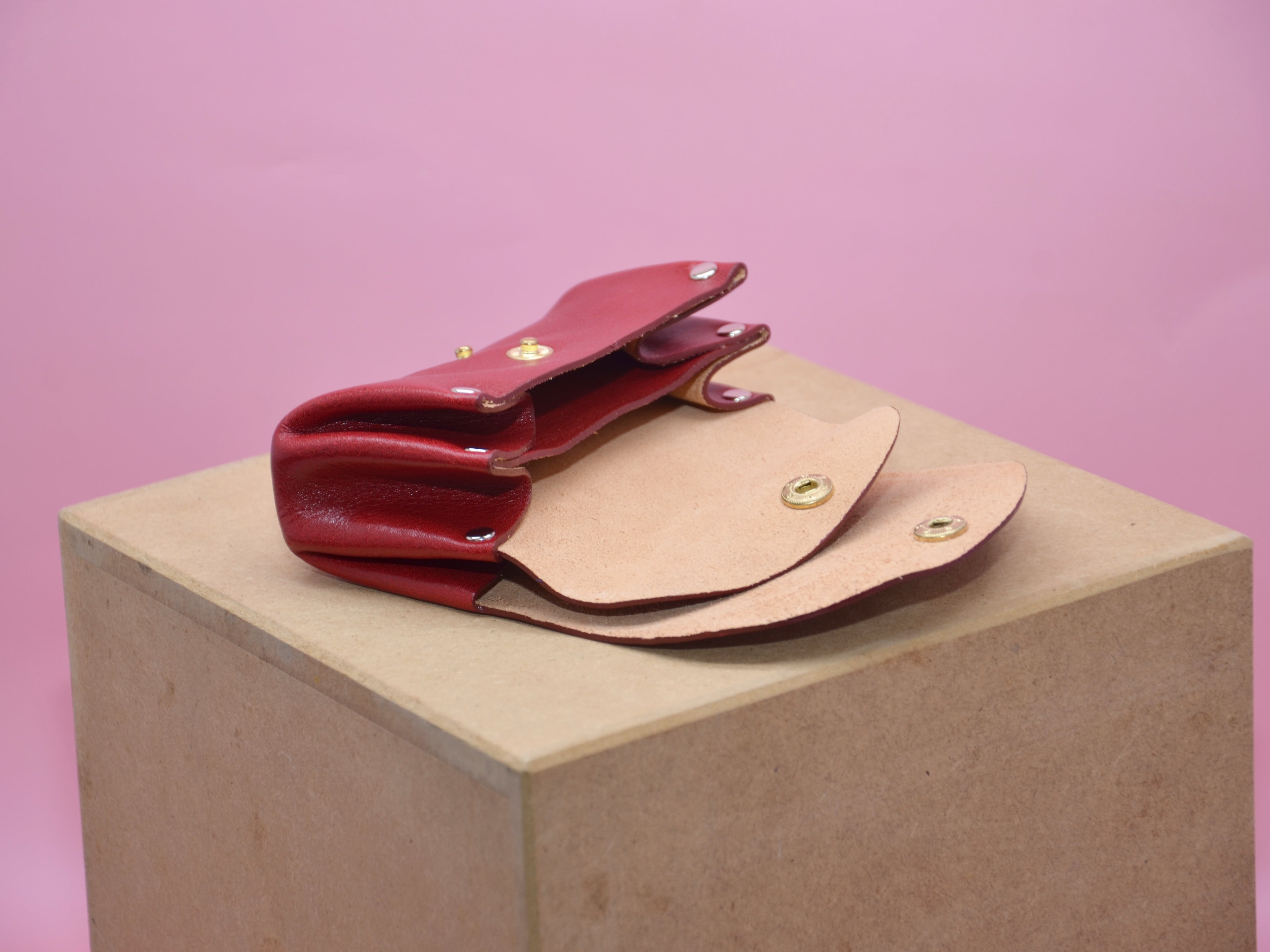 Minimalist wallet for women. Gifts for her. Slim wallet. Small purses for women. Size approx. 11.5x8x3.5cm.