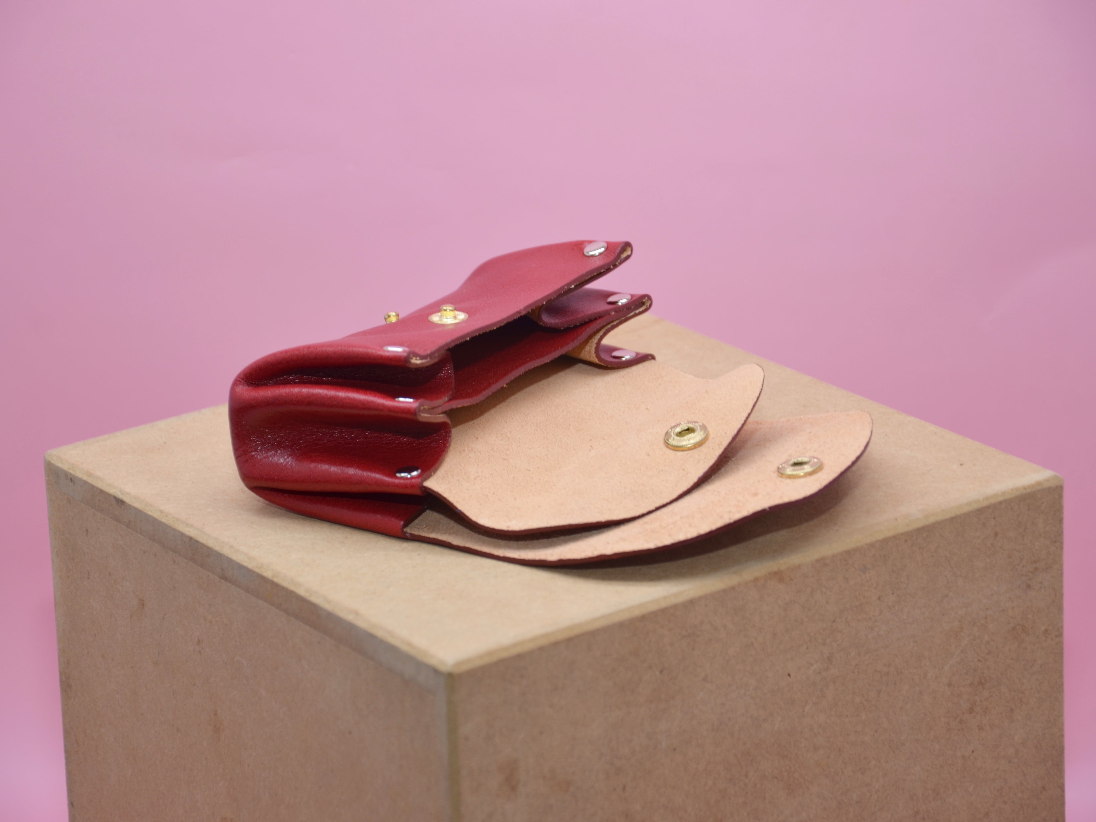 Minimalist wallet for women. Gifts for her. Slim wallet. Small purses for women. Size approx. 11.5x8x3.5cm.