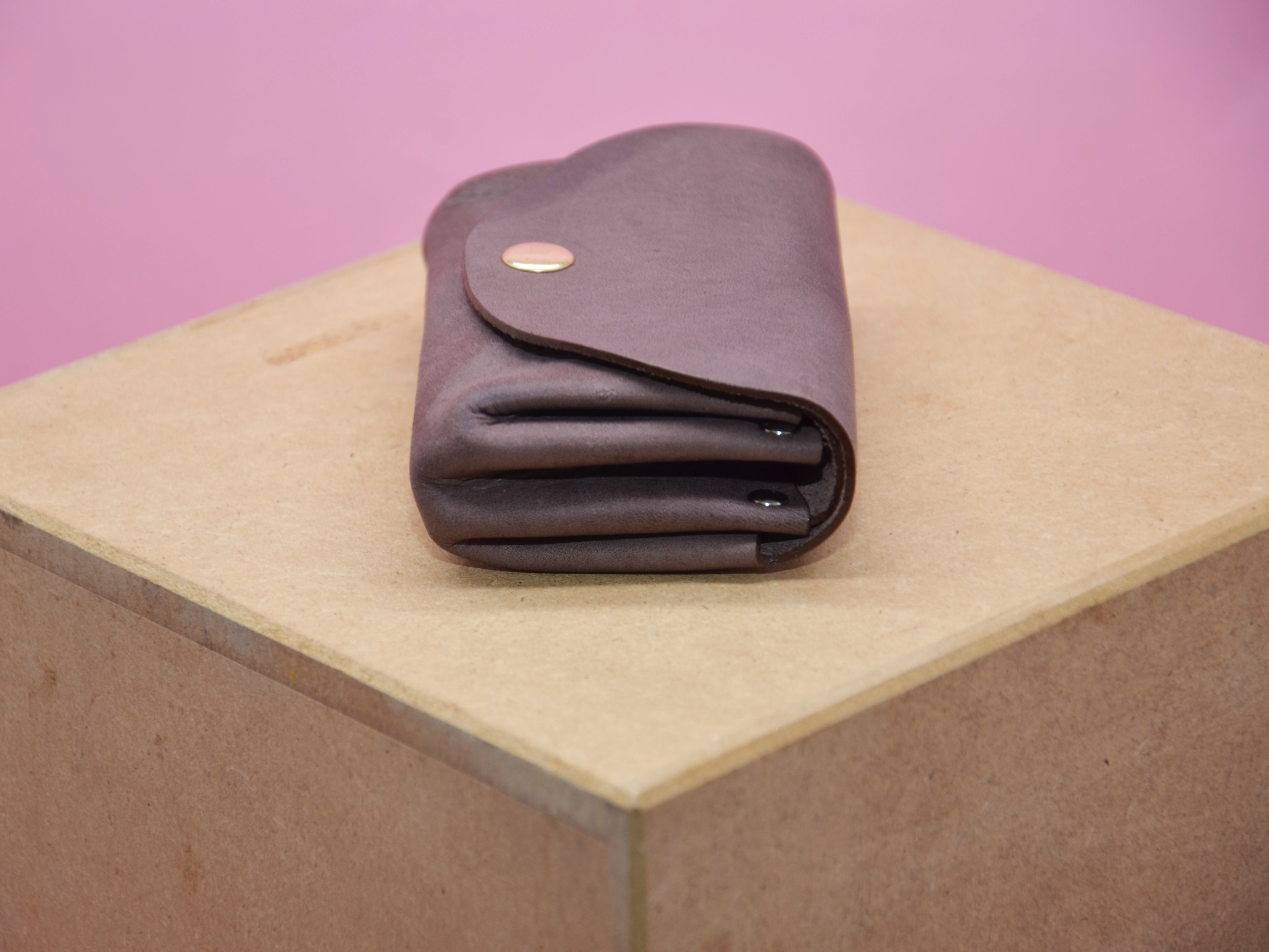 Small wallets for women. Minimalist wallet for women. Gifts for her. Slim wallet. Size approx. 11.5x8x3.5cm.