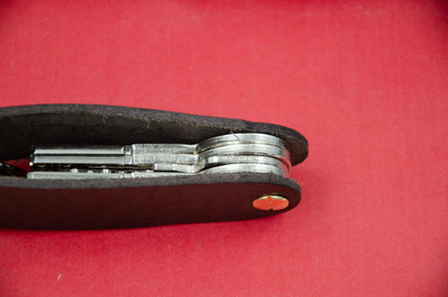 Schlüsselorganizer Leder Gravur. Monogrammed/Name Schlüsselanhänger. Personalisierter Schlüsselanhänger mit Gravur. Geschenke für Sie. - KATAAB