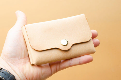 Personalisierte Geldbörse mit Gravur. Monogramme Brieftasche. Minimalistischer Leder Geldbeutel (für Herren / Damen). Geschenk für ihn. - KATAAB