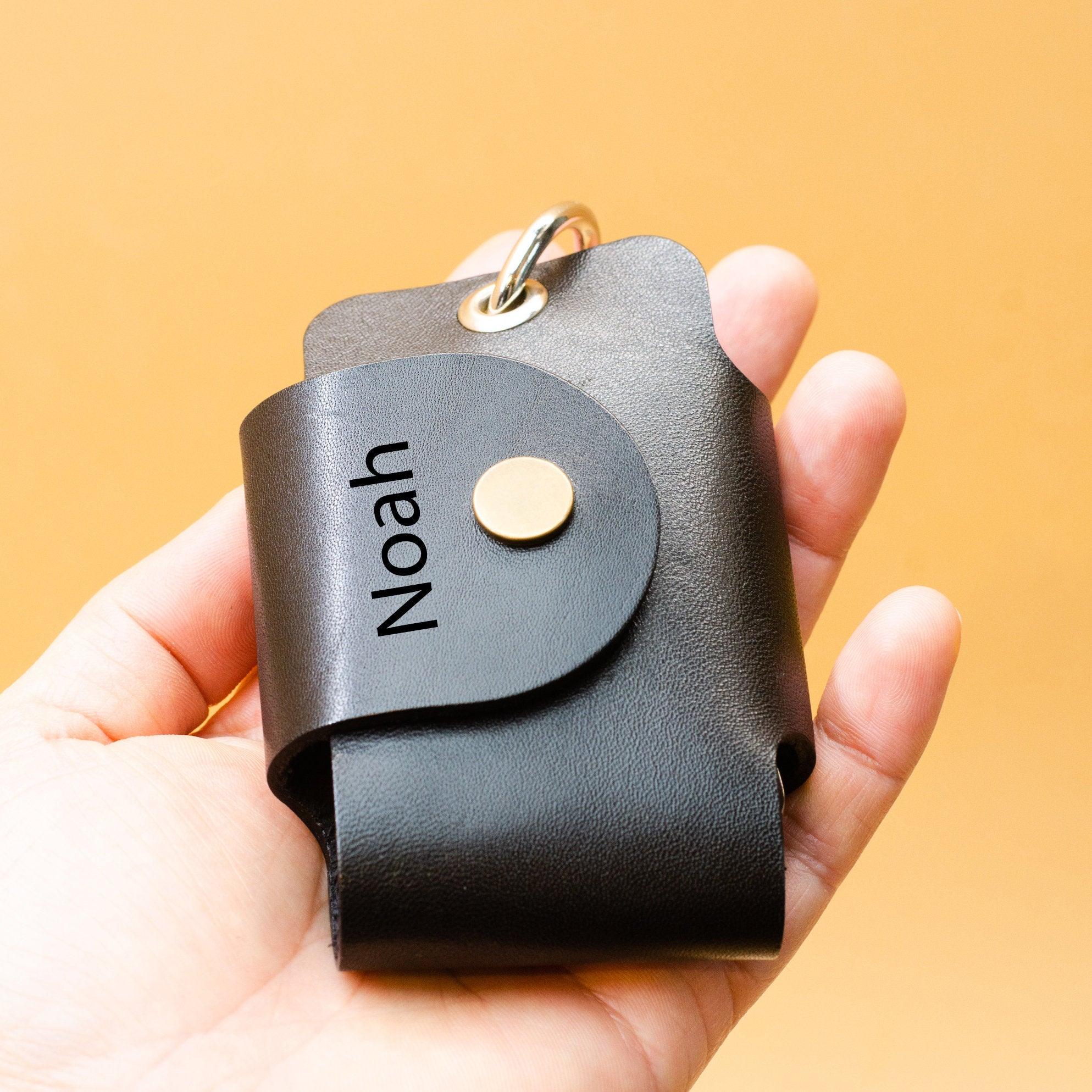Schlüssel Etui für Auto mit Gravur. Schlüsseltasche für Auto. Schlüsseltasche aus Leder. Schlüssel Etui. Car key case. Geschenke für ihn. - KATAAB