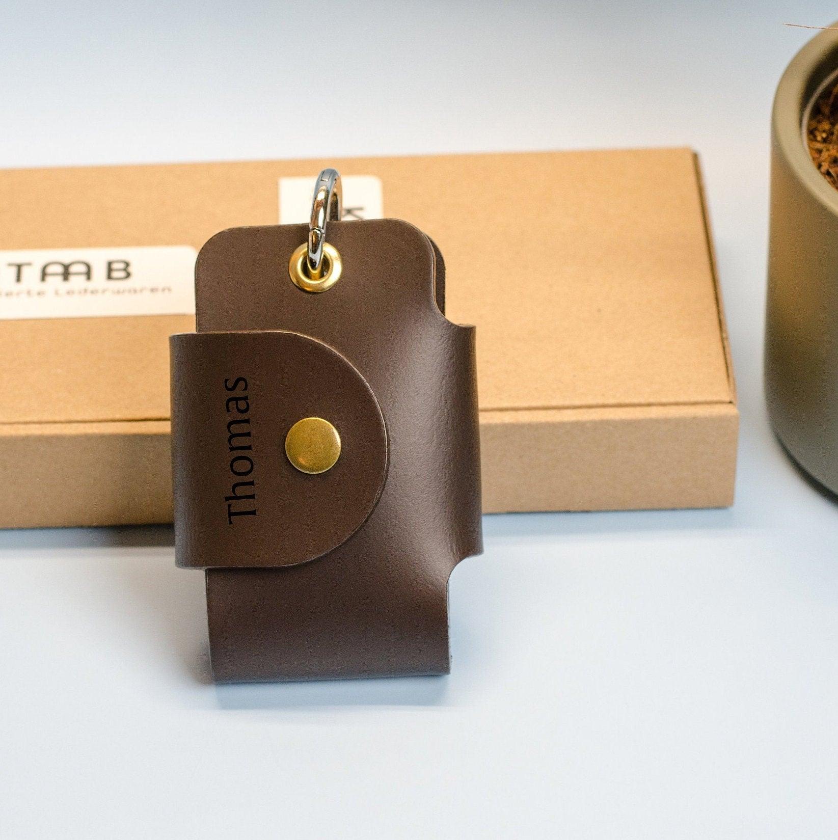 Schlüsseltasche aus Leder. Schlüssel Etui für Auto mit Gravur. Schlüsseltasche für Auto.Schlüssel Etui. Car key case. Geschenke für ihn. - KATAAB