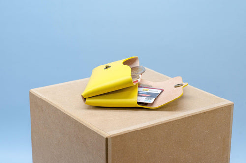 Schlanke Leder Geldbörse für Frauen und Männer 11x7x1,5cm. Kleiner Leder Geldbeutel für Ihn und Sie. Münzfach - Minimalistisches Design. - KATAAB