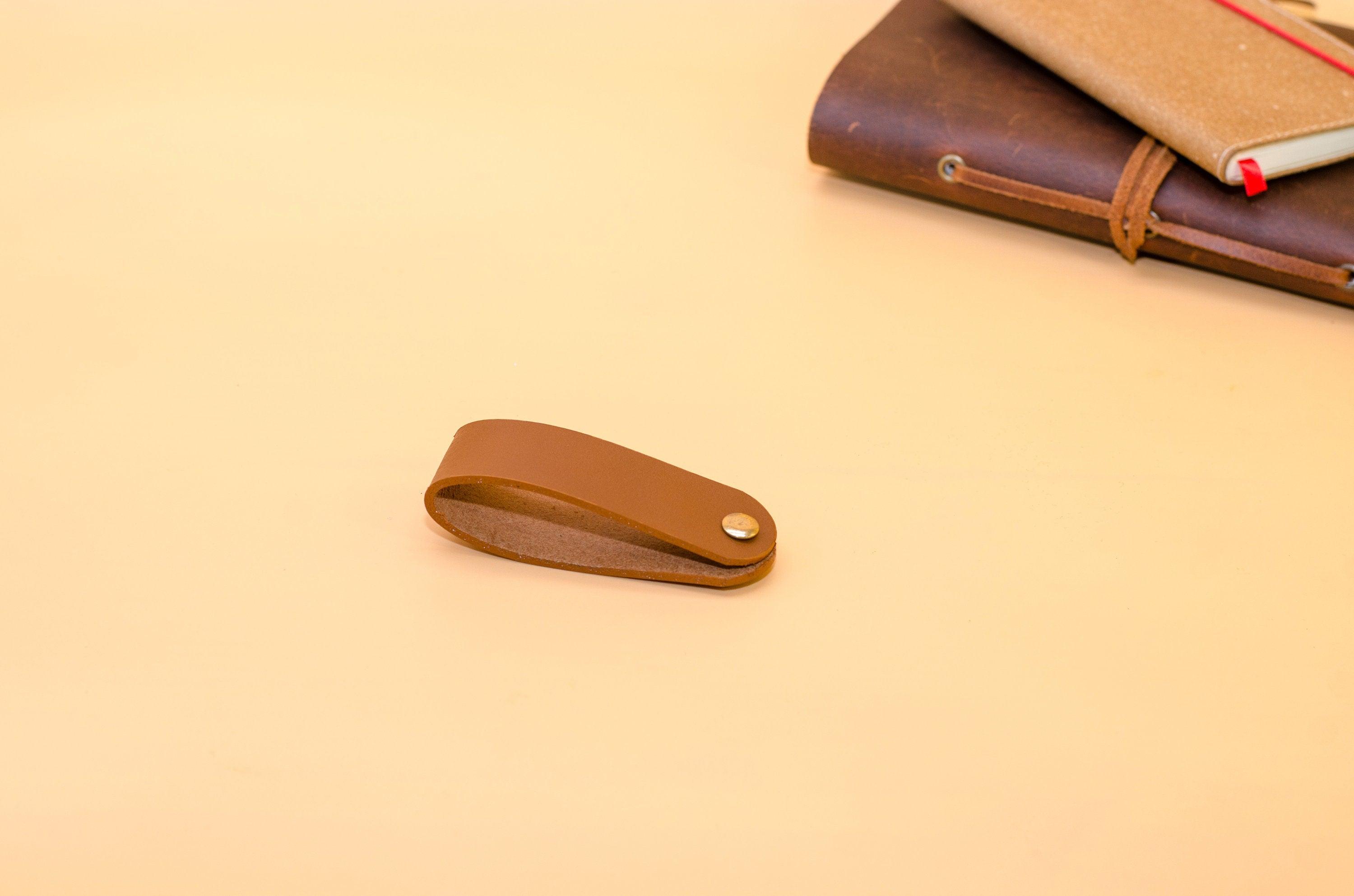 Schlüsselorganizer Leder Gravur. Monogrammed/Name Schlüsselanhänger. Personalisierter Schlüsselanhänger mit Gravur.Geschenk zum Vatertag. - KATAAB