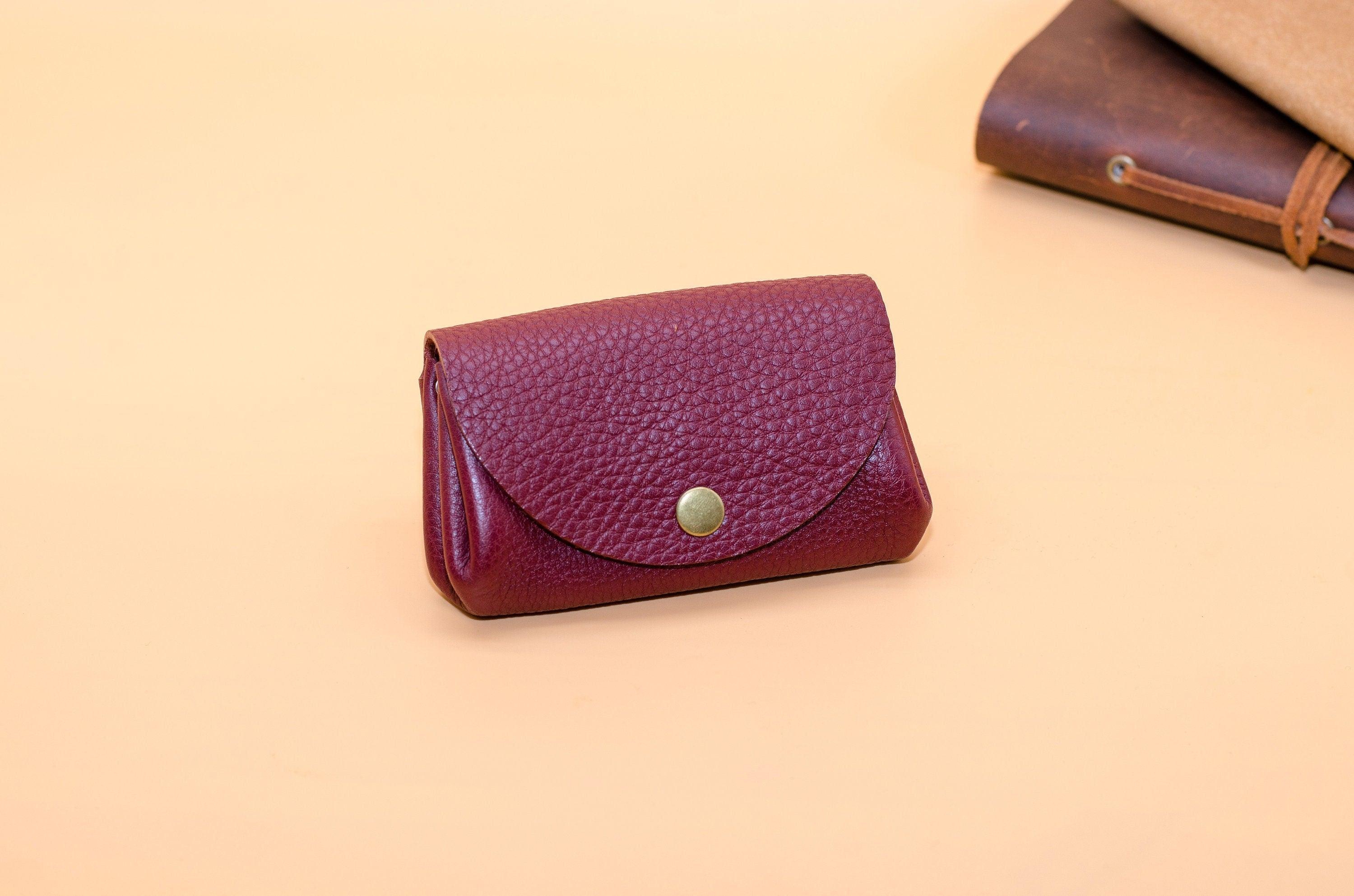Kleiner Geldbeutel für Damen. Minimalistische Brieftasche als Geschenkidee. Schlanke und praktische Geldbörse (11,5x8x3,5 cm) - KATAAB