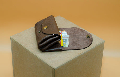 Kleine Geldbeutel für Damen. Minimalistisches Portemonnaie für Frauen. Geschenke für Sie. Schlanke Brieftasche. Größe cir. 11,5x8x3,5cm. - KATAAB