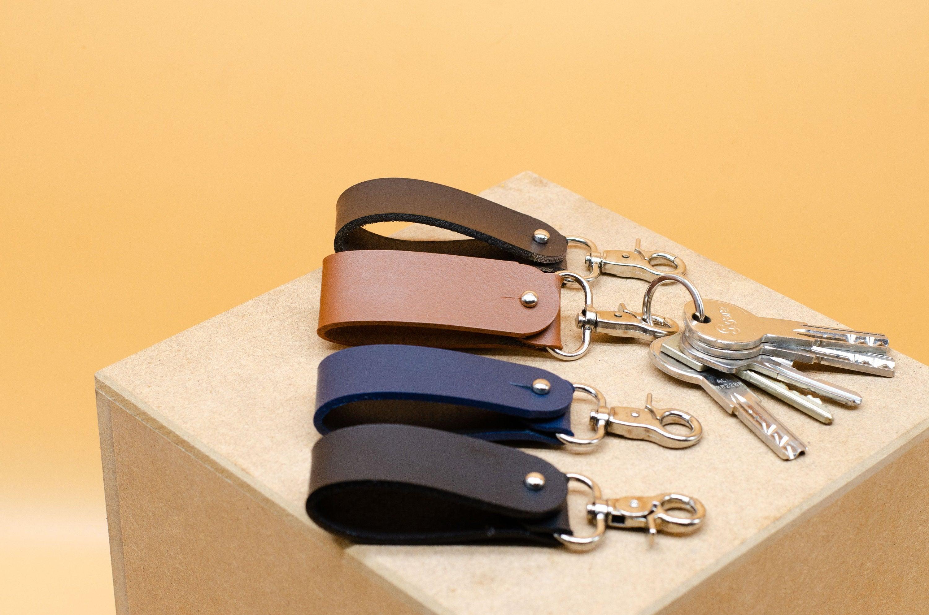 Personalisierter Leder Schlüsselanhänger mit Gravur - Perfektes Geburtstagsgeschenk für Papa, Schlüsselring, Geschenk für Ihn. - KATAAB