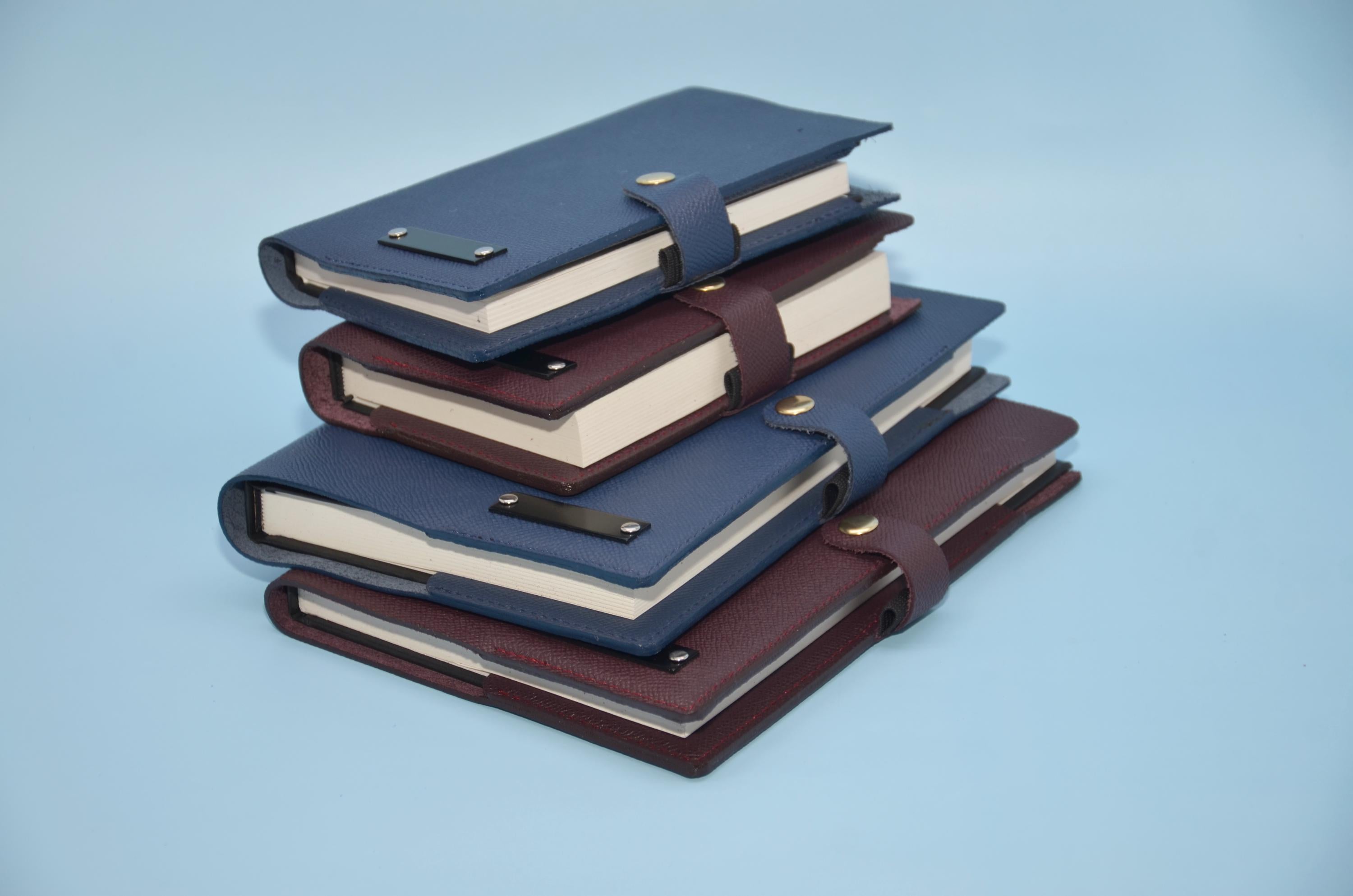 Personalisierte Leder Buchhülle A5 – Nappa-Leder mit Epsom-Prägung, Refill Tagebuch, Geschenk Journal Cover. Geschenke für sie oder ihn.