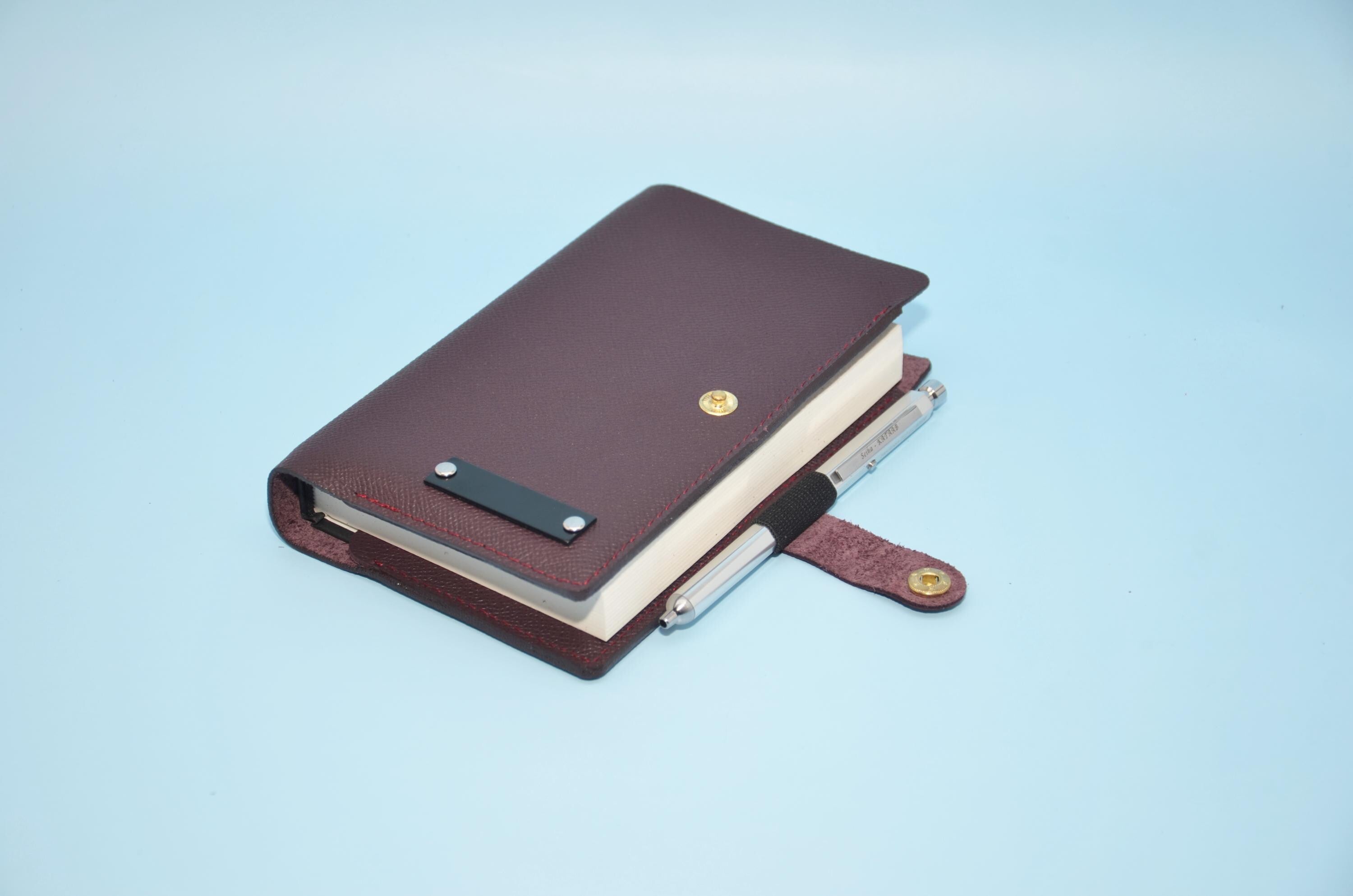 Personalisierte Leder Buchhülle A5 – Nappa-Leder mit Epsom-Prägung, Refill Tagebuch, Geschenk Journal Cover. Geschenke für sie oder ihn.