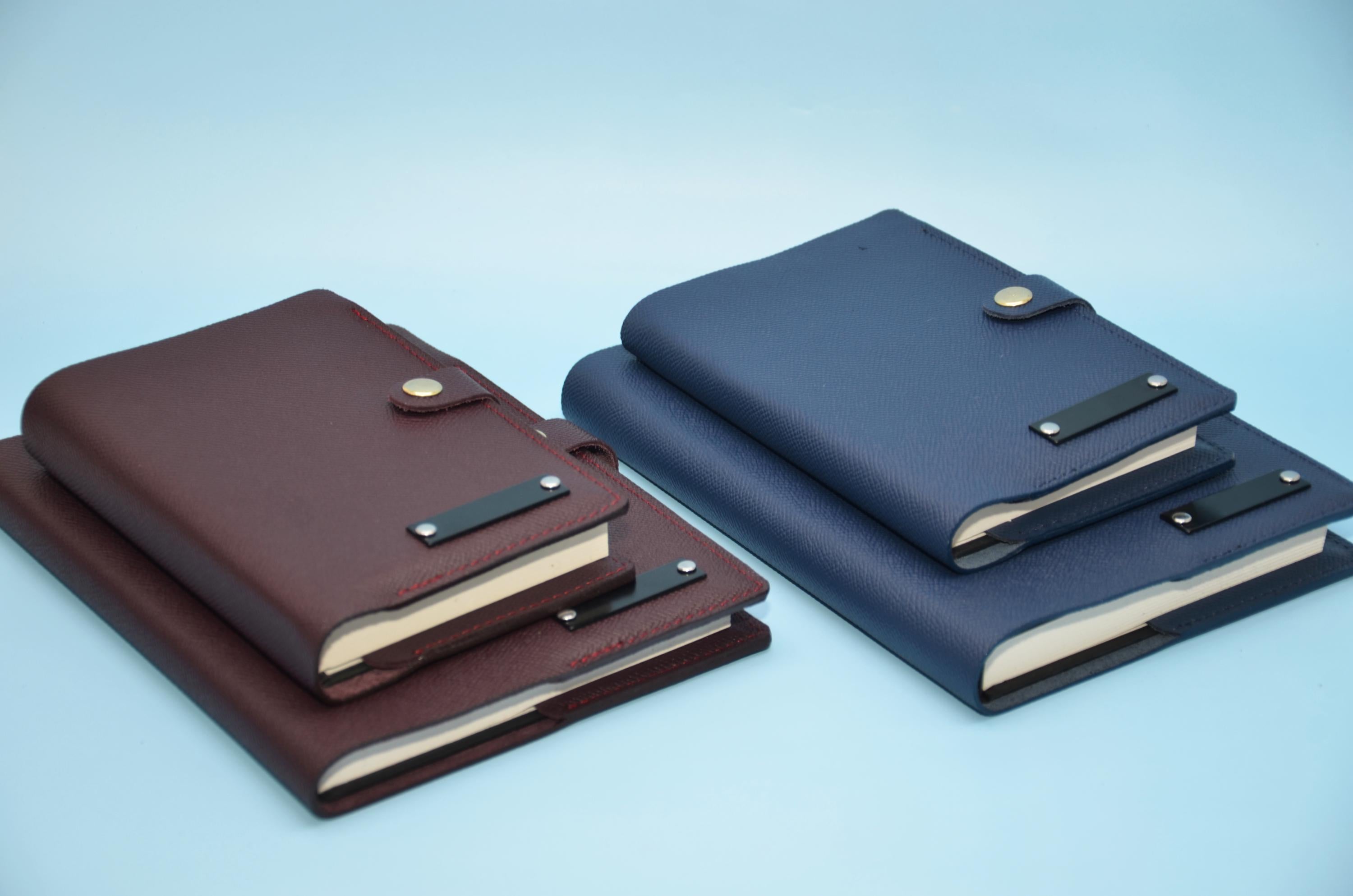 Personalisierte Leder Buchhülle A5 – Nappa-Leder mit Epsom-Prägung, Refill Tagebuch, Geschenk Journal Cover. Geschenke für sie oder ihn.