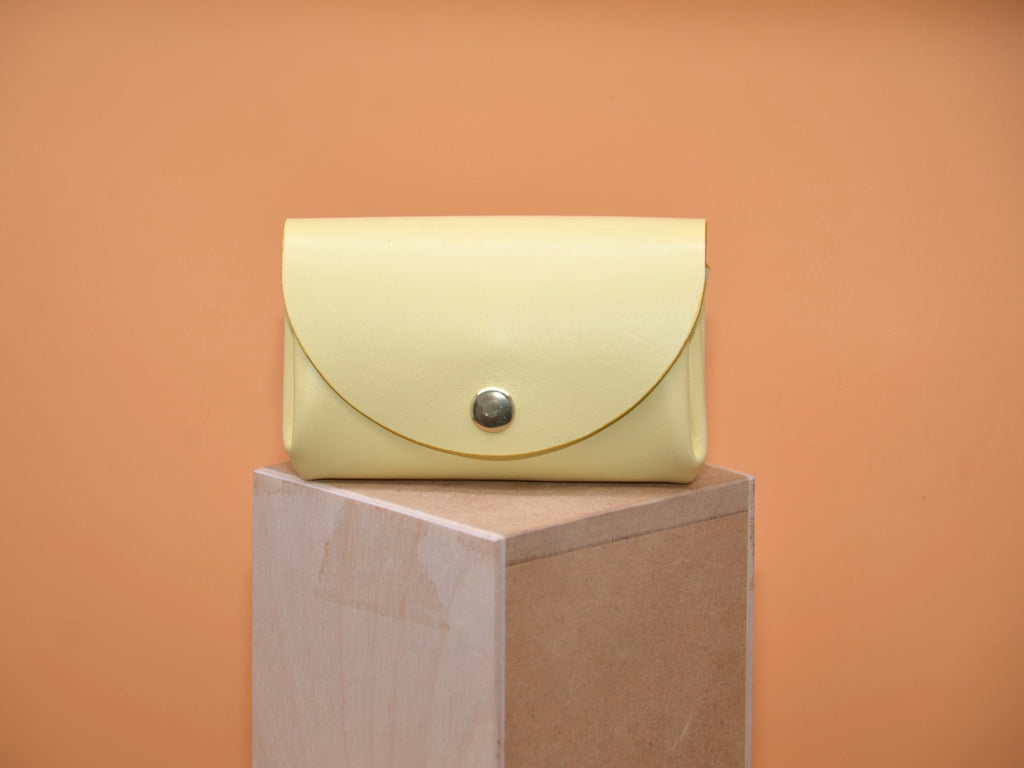 Kleine Geldbeutel für Damen cir. 11,5x8x3,5cm. Schlanke Brieftasche für Damen. Minimalistisches Portemonnaie für Frauen. Geschenke für Sie.